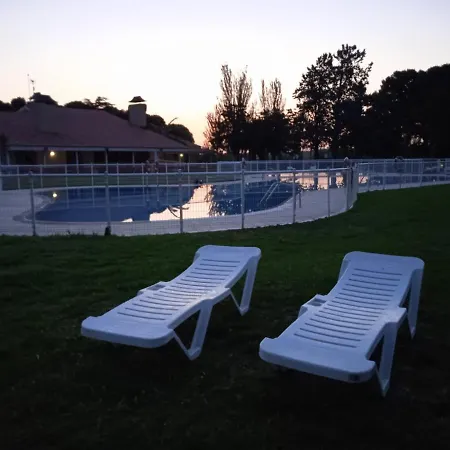 Bungalows Zaragoza Camping 캠프장 *