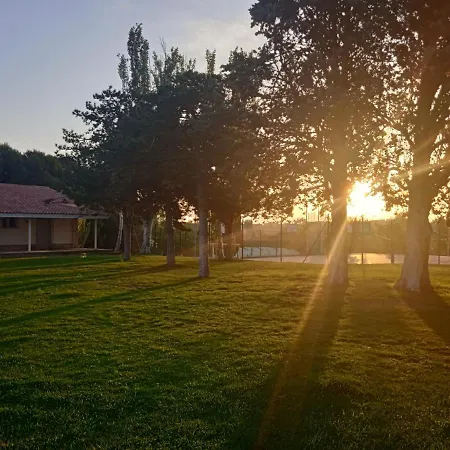 Bungalows Zaragoza Camping 캠프장 사라고사