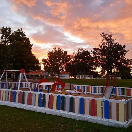 Bungalows Zaragoza Camping 사라고사