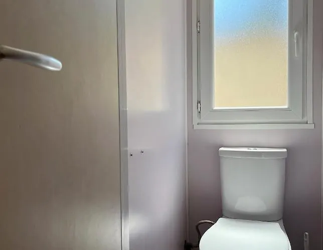 캠프장 Bungalows Zaragoza Camping *