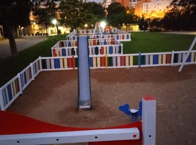 캠프장 Bungalows Zaragoza Camping *